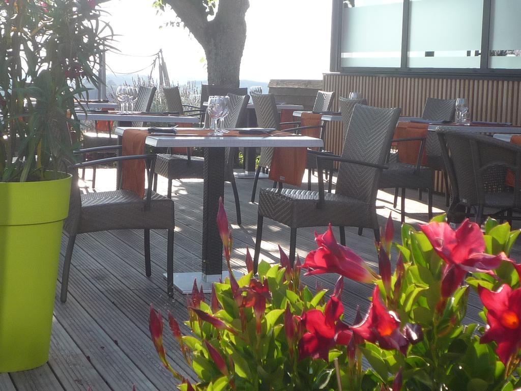 Hotel Logis Le Saint Cyr Montmelard Exterior foto