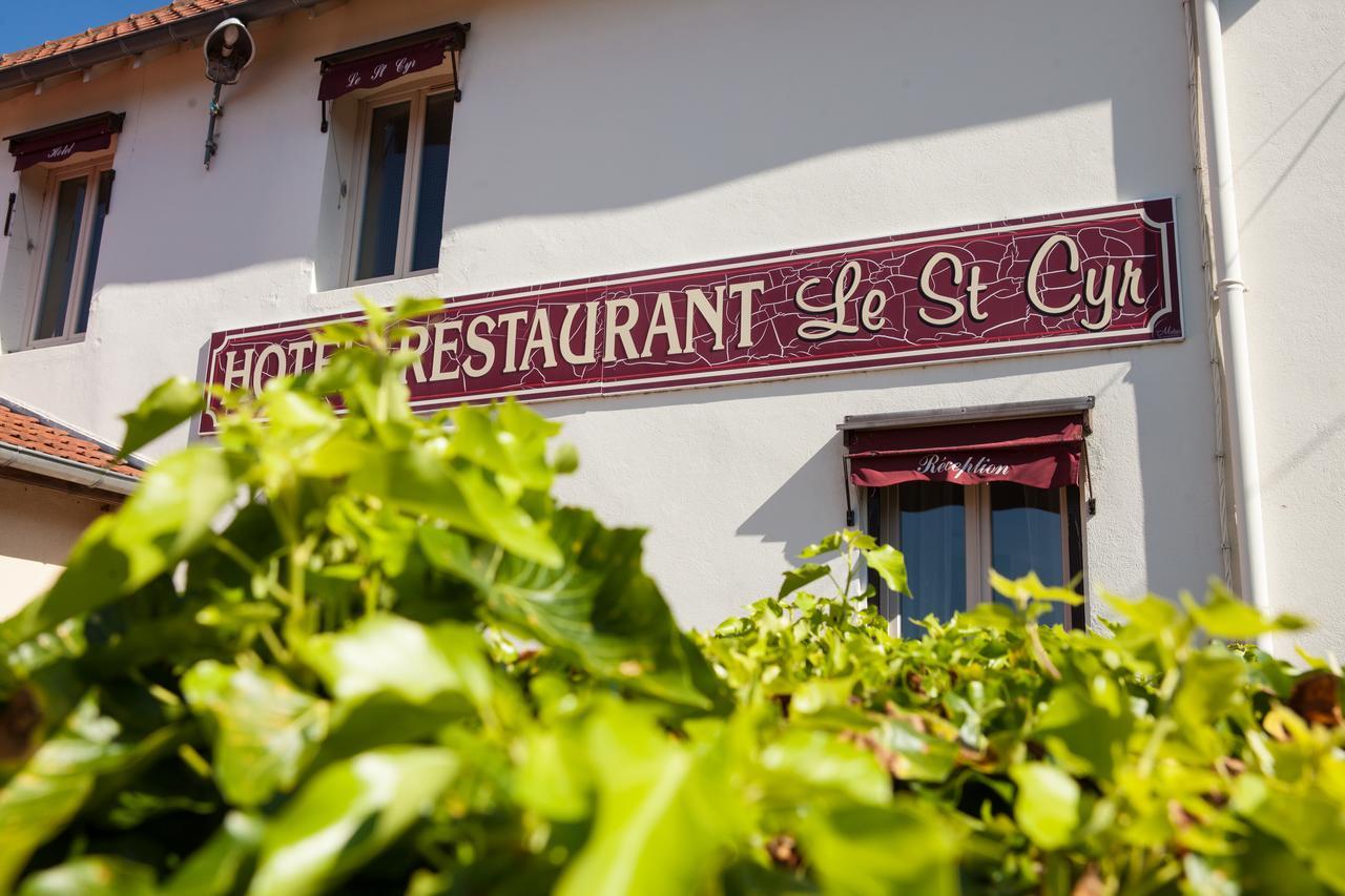 Hotel Logis Le Saint Cyr Montmelard Exterior foto