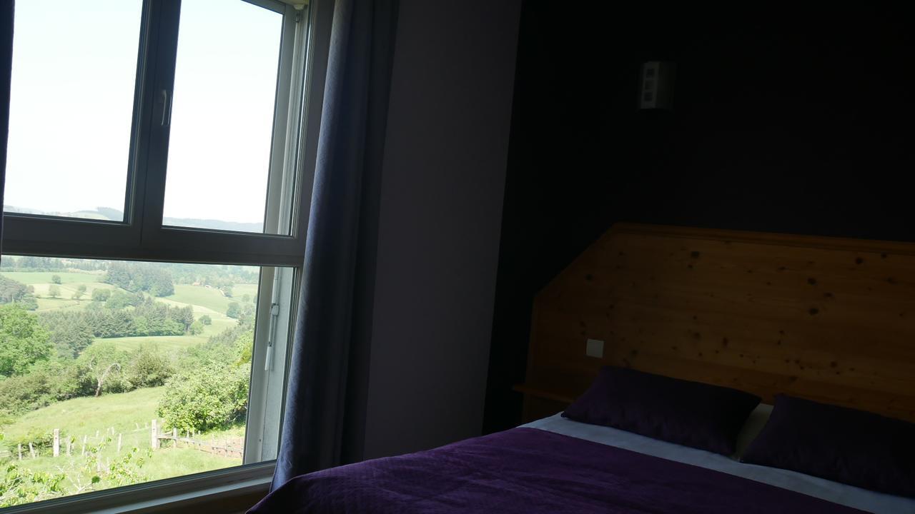 Hotel Logis Le Saint Cyr Montmelard Exterior foto